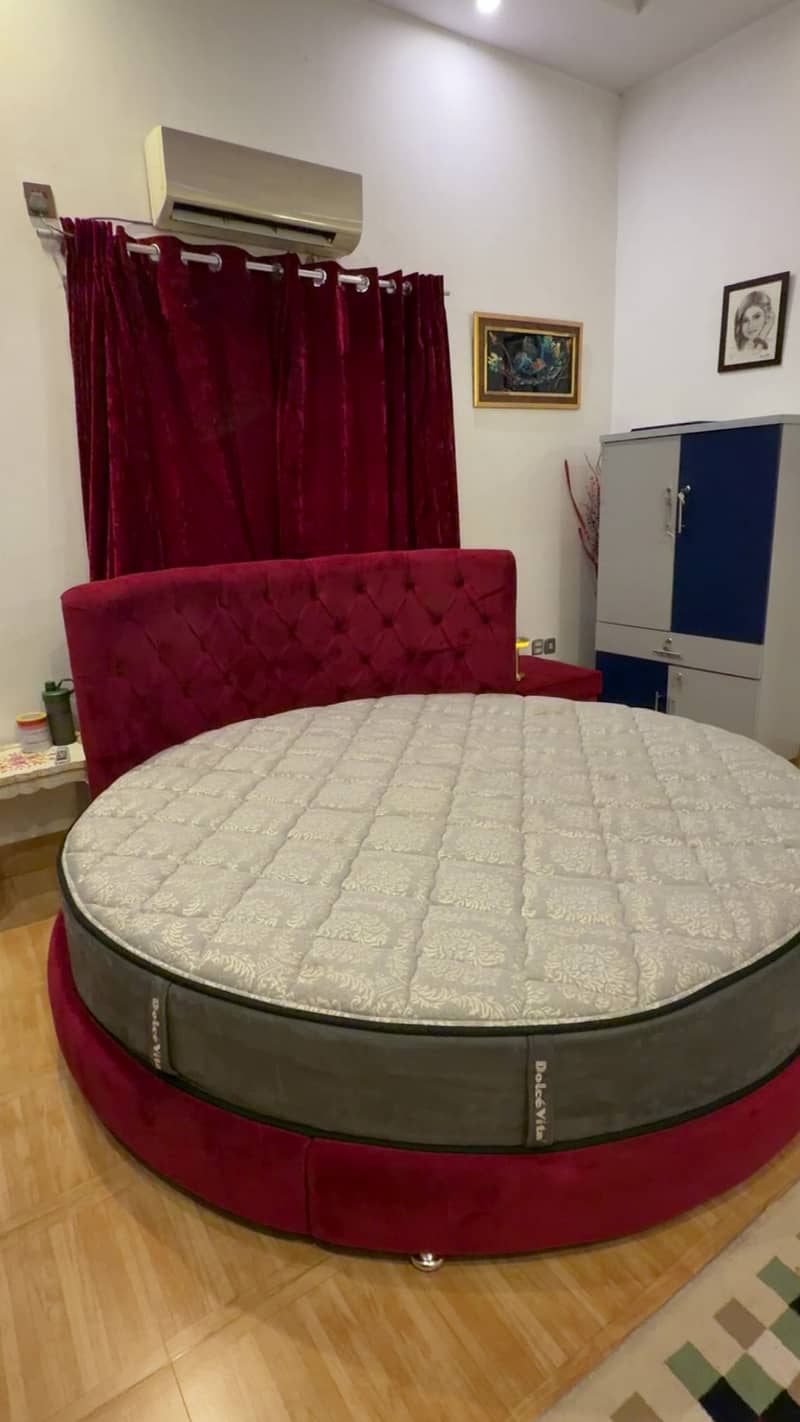 Round bed 2