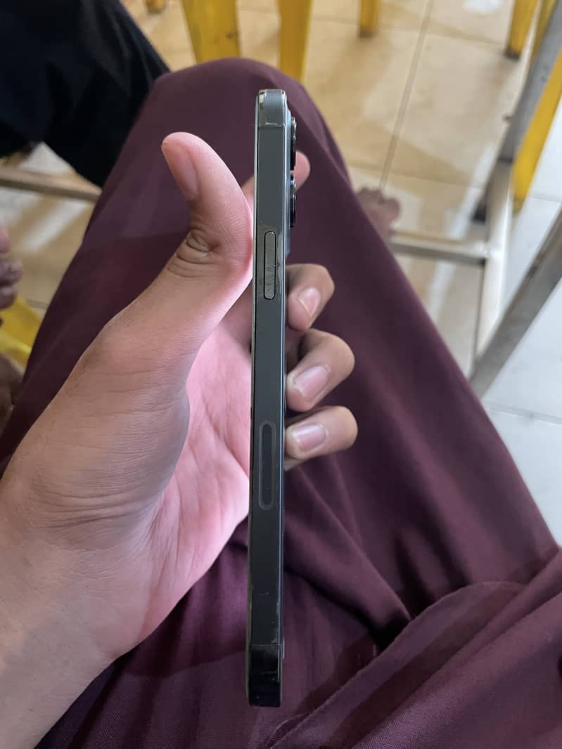 Apple iPhone 12 Pro Max 3