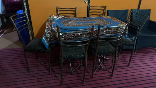 dinning table for urgent sale