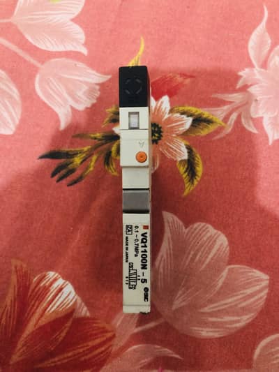 SMC Pneumatic Solenoid Valve (VQ1100N-5) - Made in Japan