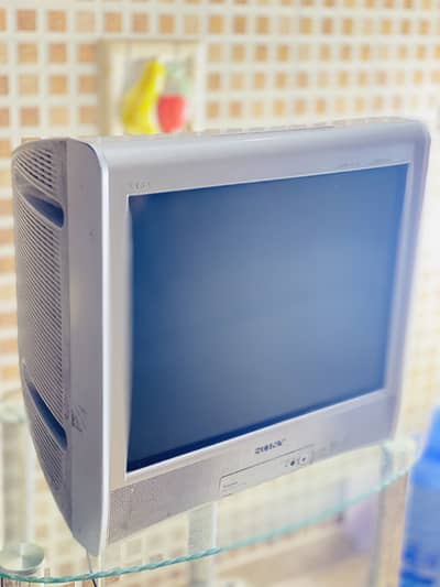 Sony trinitron TV 21 inch original TV urgent sale