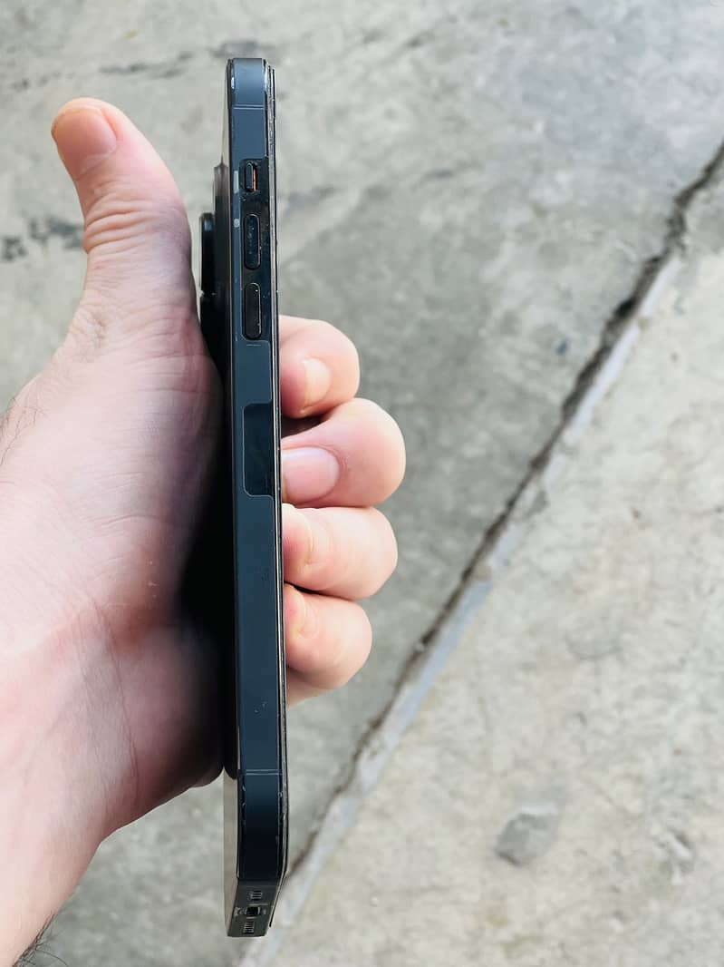 Apple iPhone 14 Pro Max 1