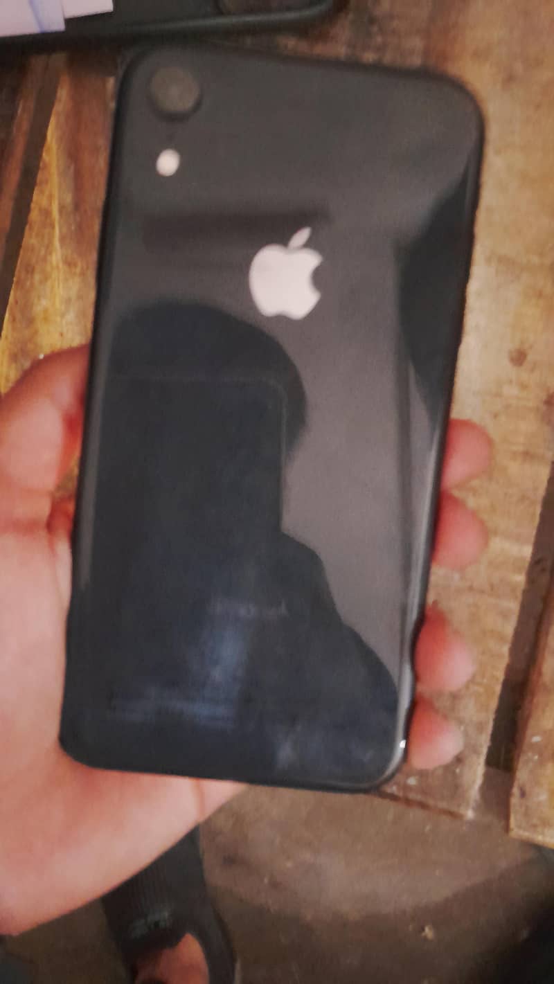 Apple iPhone XR 1