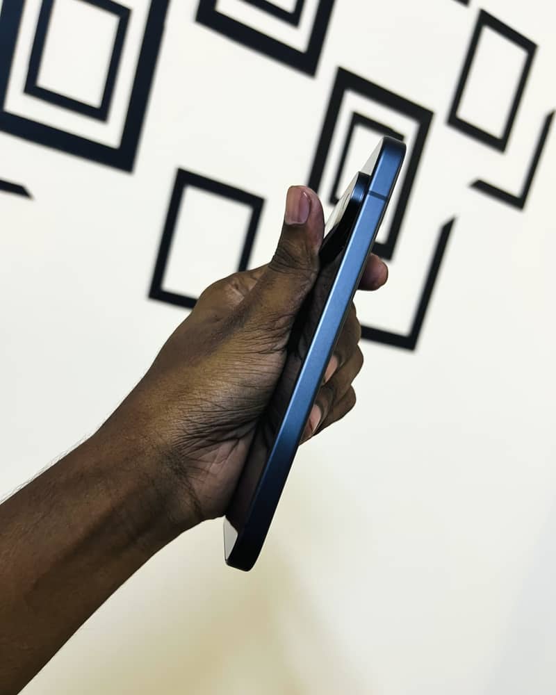 Google Pixel 9 5