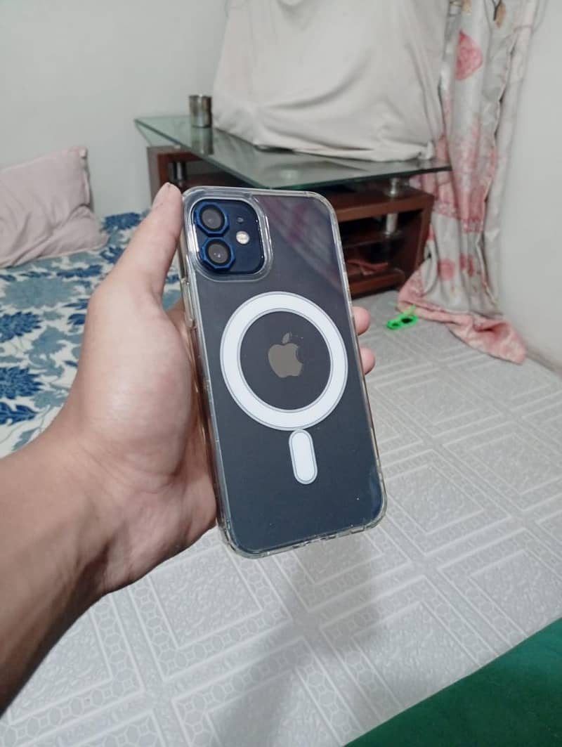 Apple iPhone 12 1