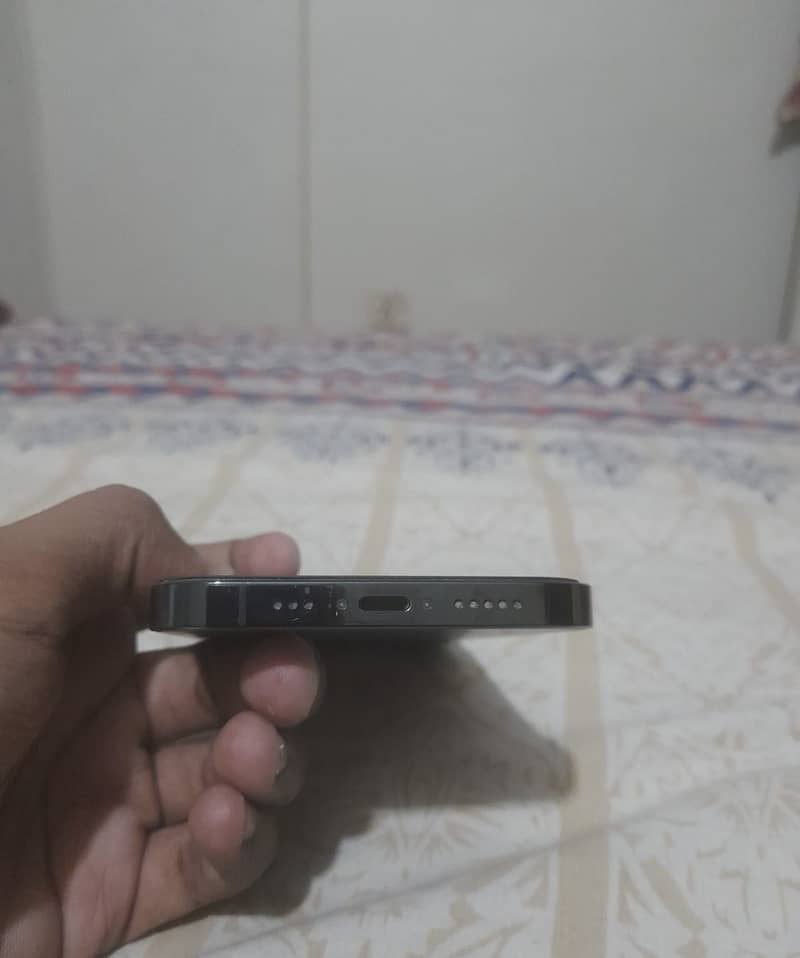 Apple iPhone 12 Pro 2