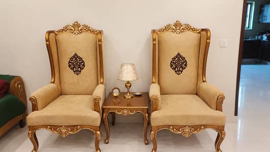 Kings take chairs