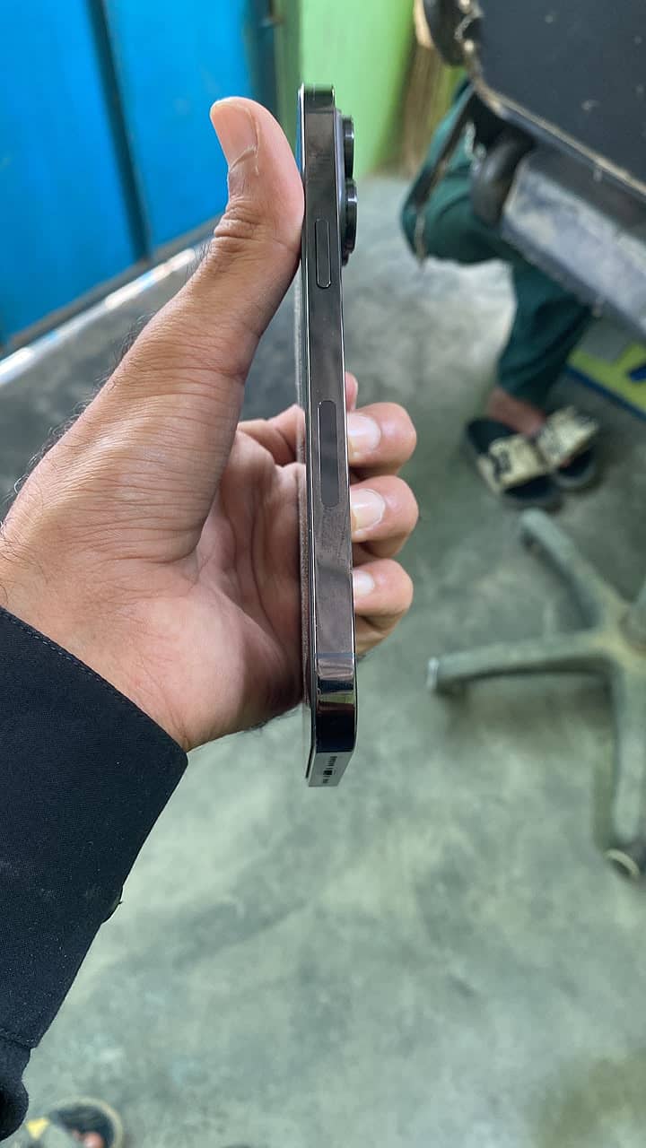 Apple iPhone 14 Pro Max 2