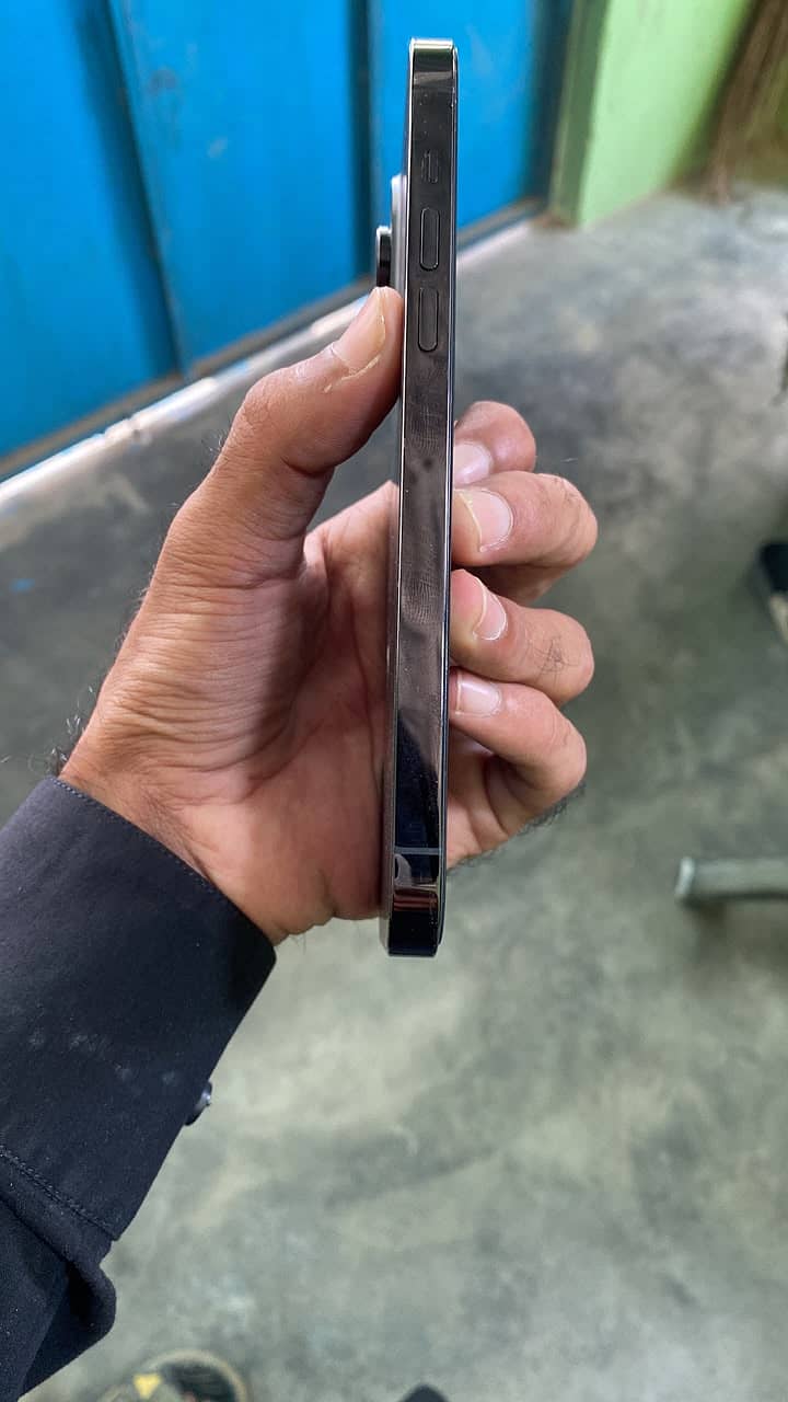 Apple iPhone 14 Pro Max 3
