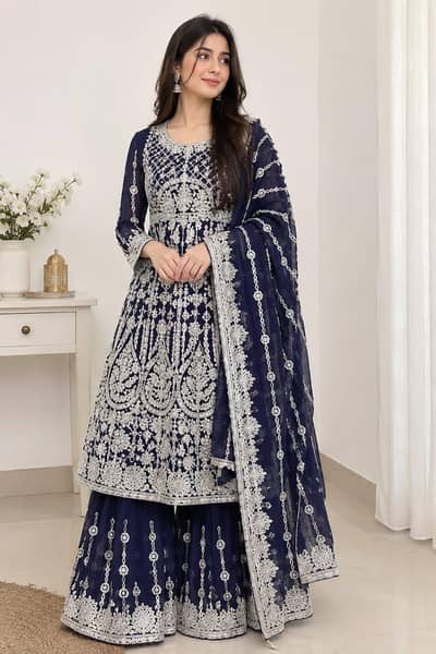 Elegant Wedding Dress with Silk Inner and Embroidered Net "Medium size