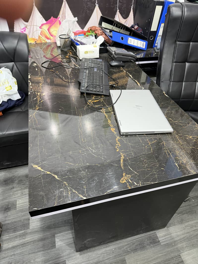 CEO table side tables 0