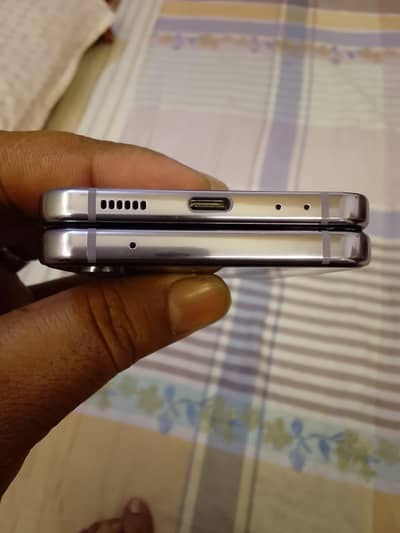 Samsung Mobile Z Flip 4