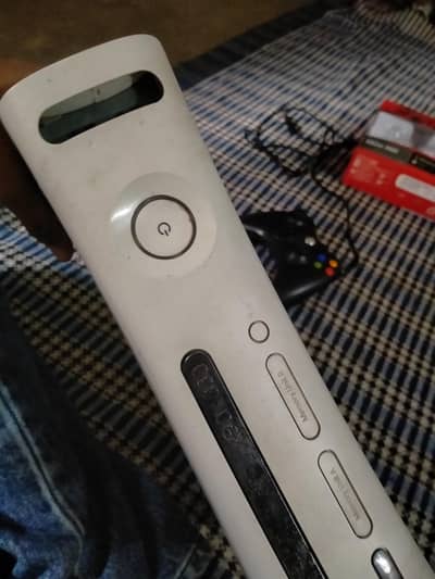 XBOX 360 JESPER EDITION JAIL BROKEN 500gb 100 games loaded 9/10 cond