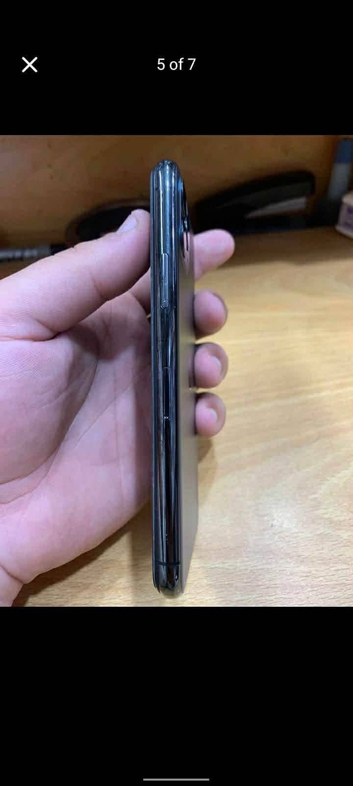 Apple iPhone 11 Pro 4