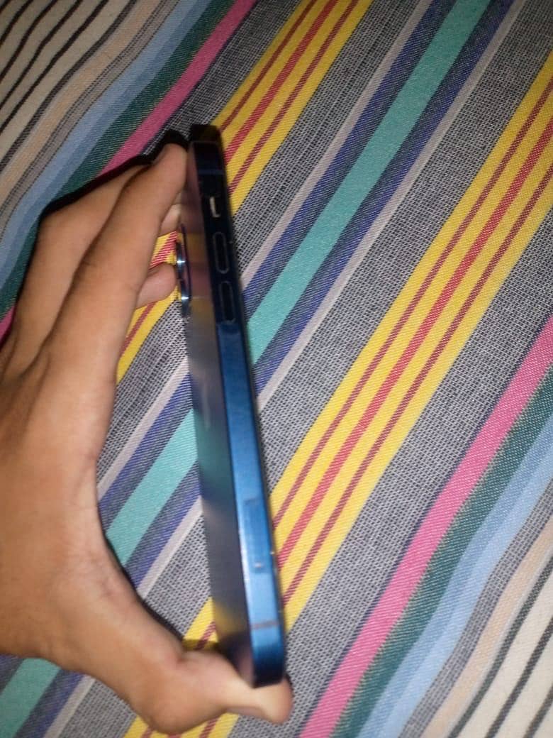 Apple iPhone 12 2