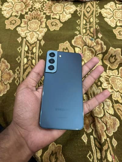 Samsung S22 128gb.  official PTA