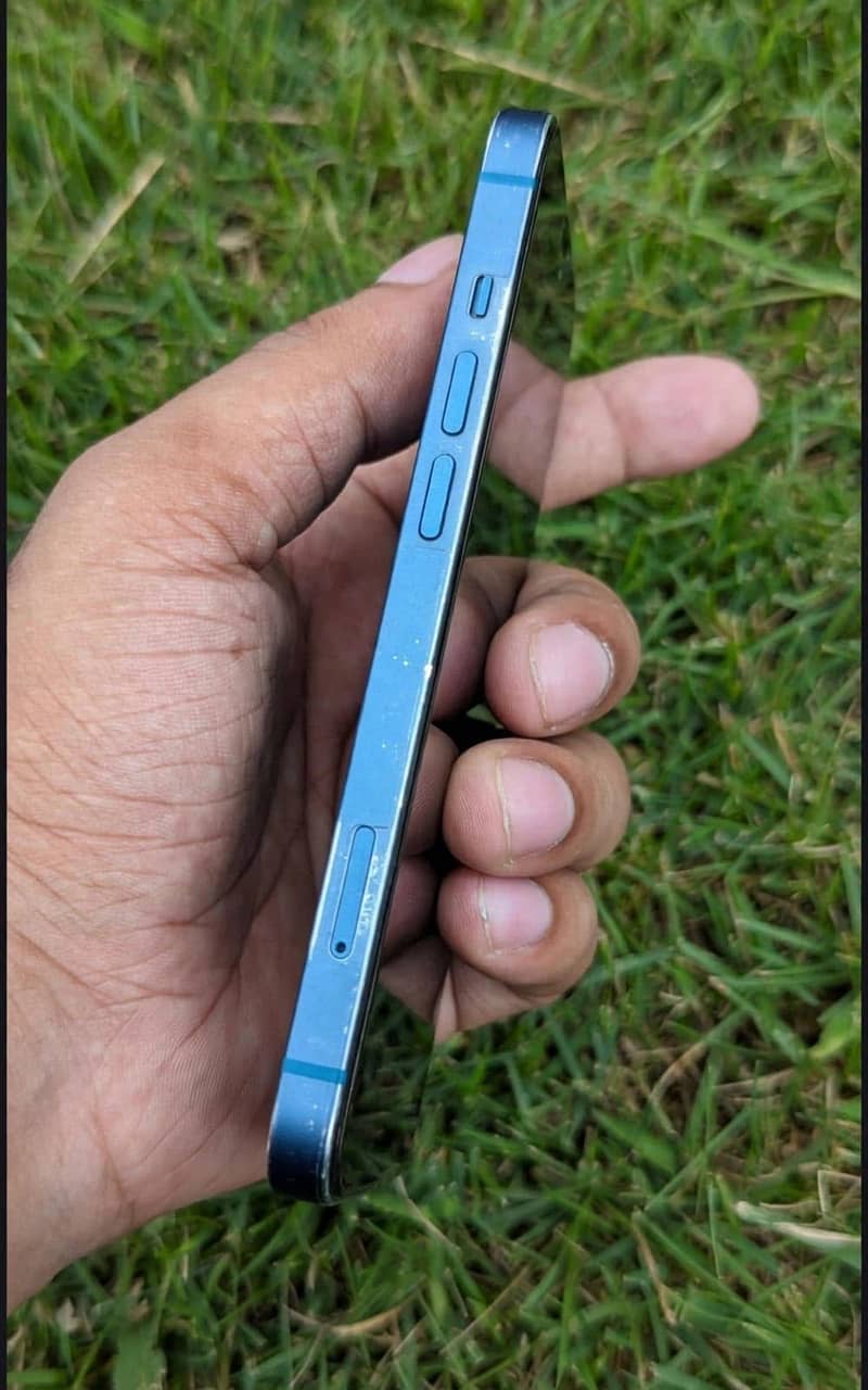 iPhone 13 mini 1