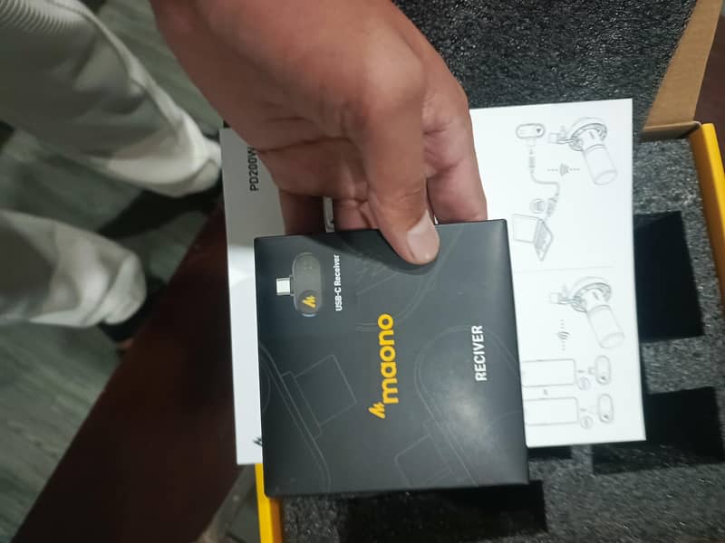 Maono PD200W Wireless Dynamic Microphone 5