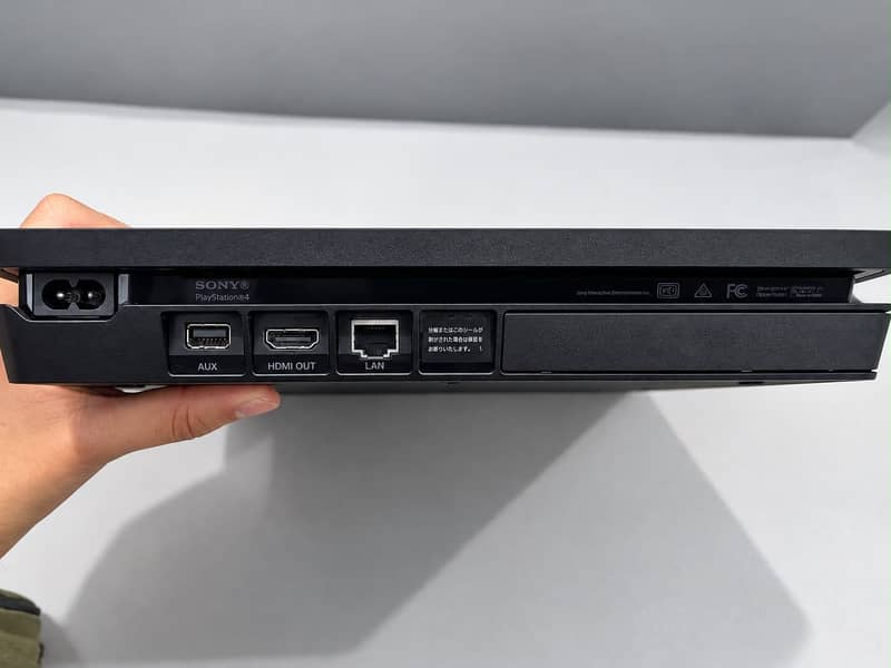 PS4 slim 2