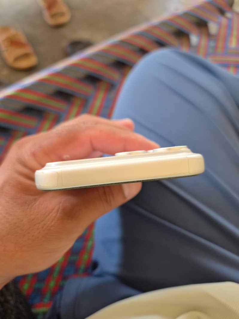 Apple iPhone 17 Pro Max 4