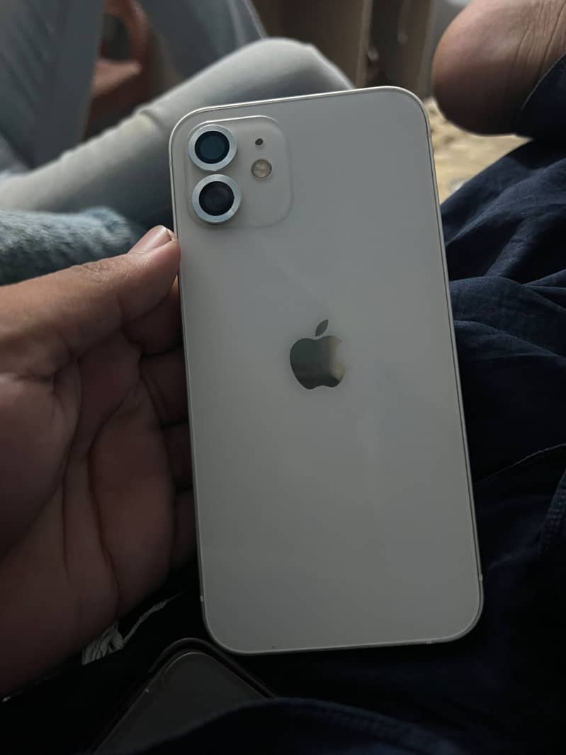 Apple iPhone 12 2