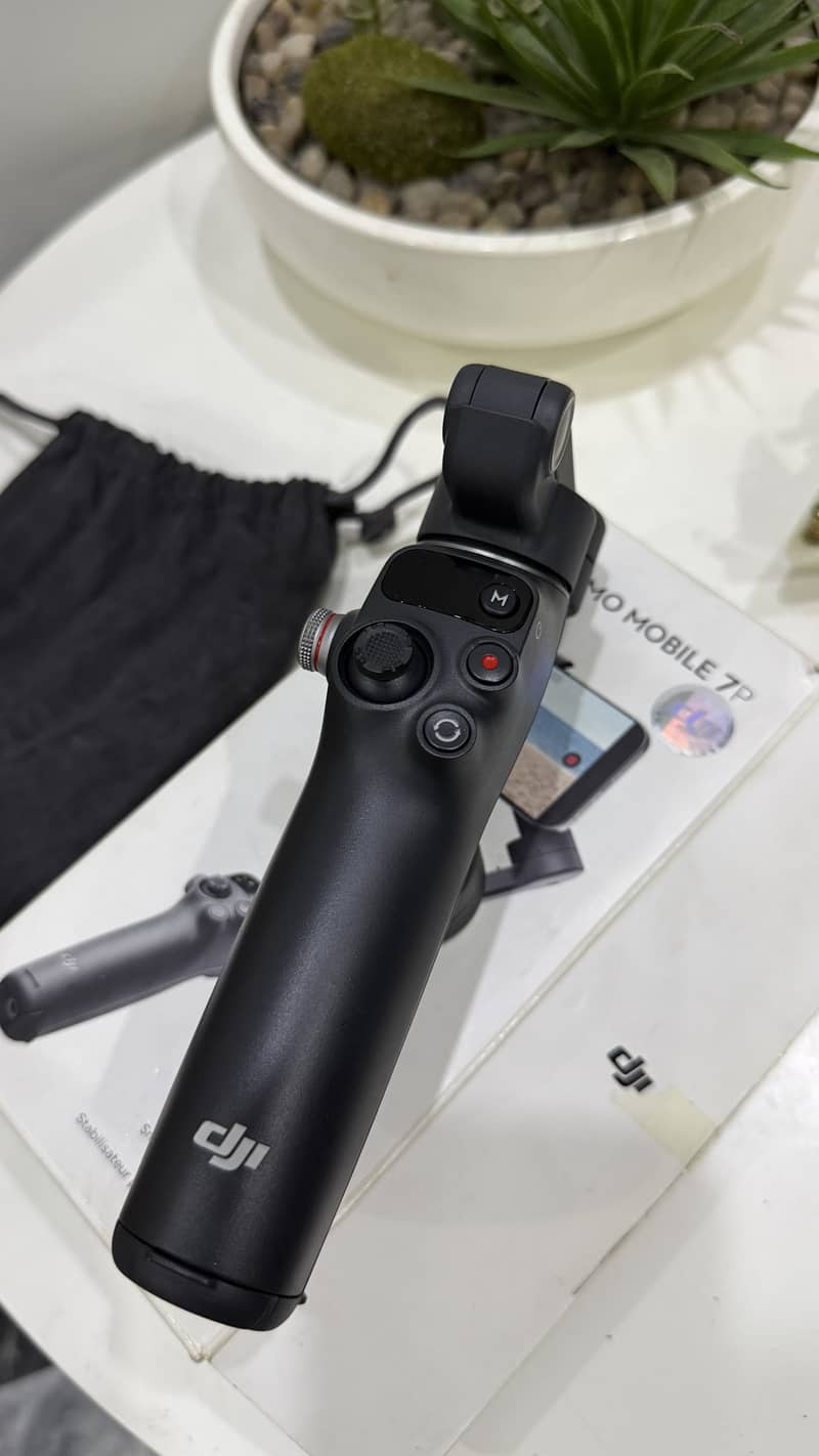 DJI OSMO MOBILE 7P 0