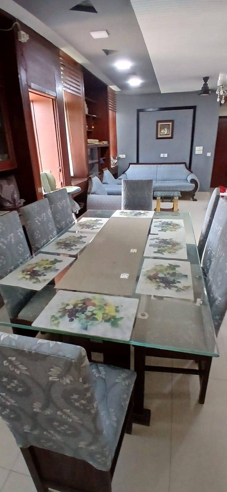 Dining table 8 seater 0