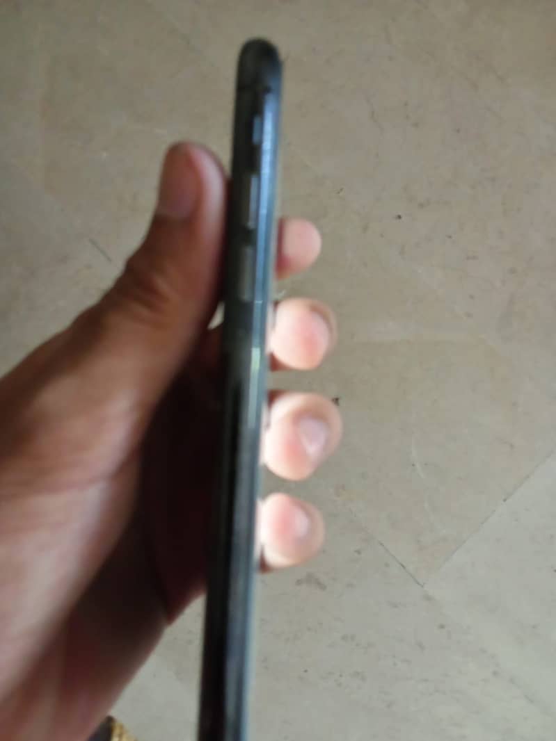 Apple iPhone XS 3