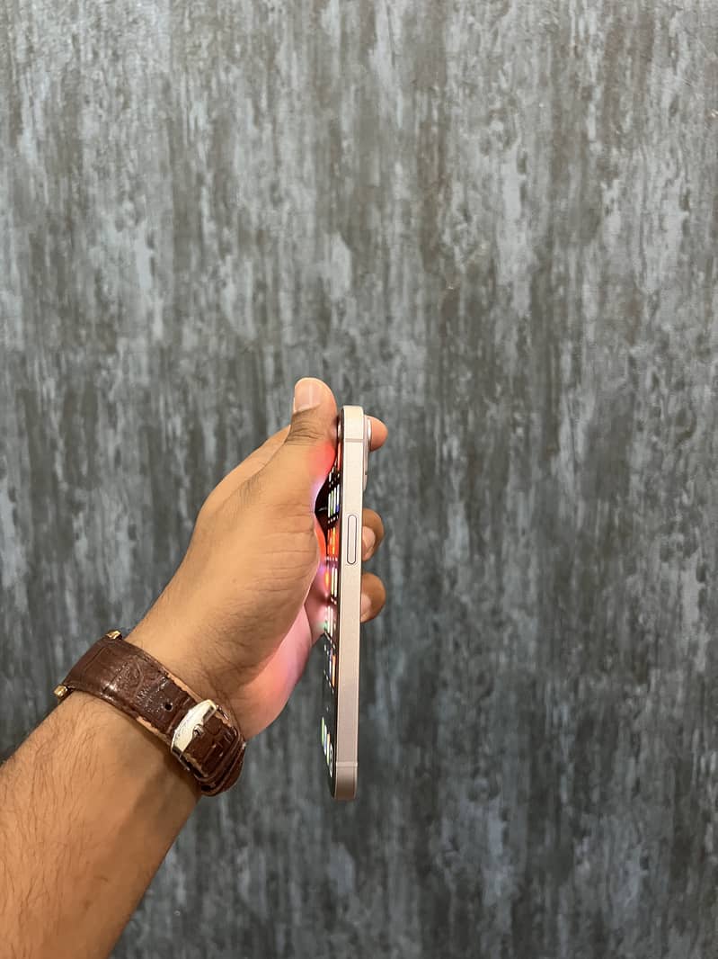 Apple iPhone 14 3