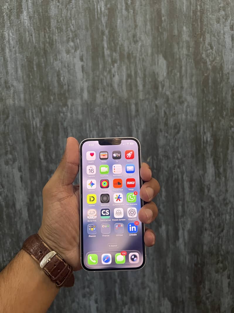 Apple iPhone 14 4