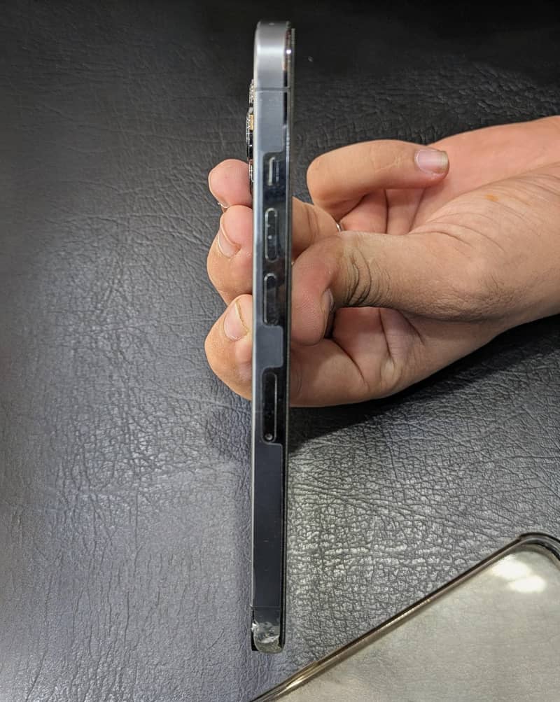 Apple iPhone 13 Pro 1