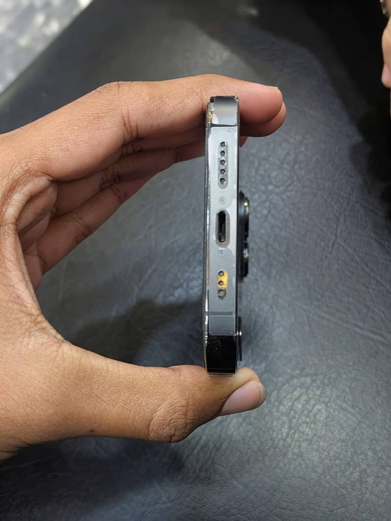 Apple iPhone 13 Pro 3