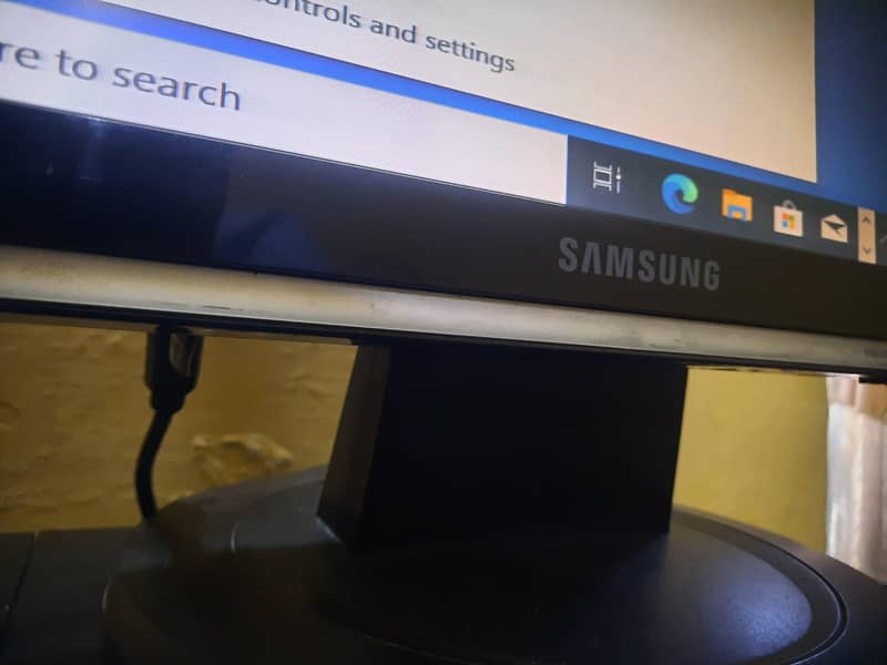 samsung display exchange possible with an other display 2