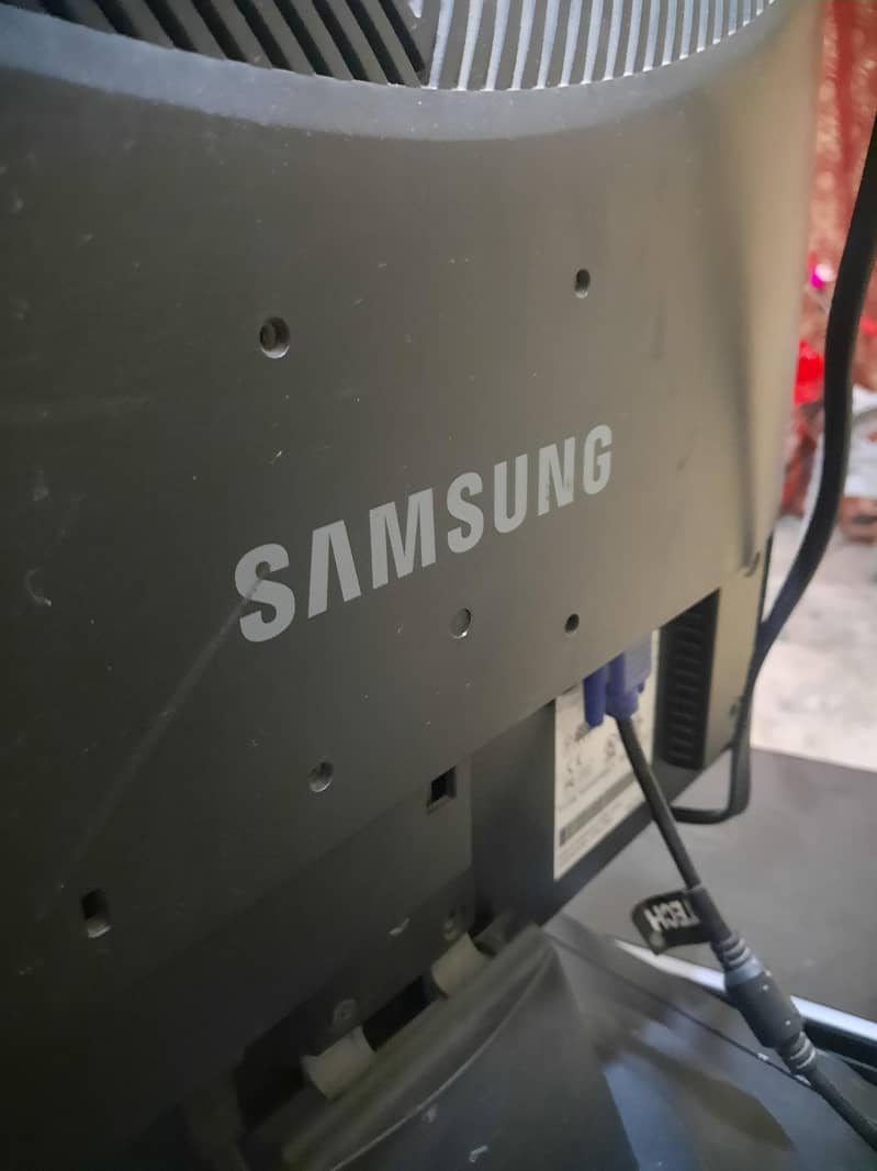 samsung display exchange possible with an other display 5