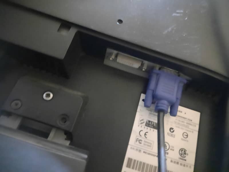 samsung display exchange possible with an other display 6