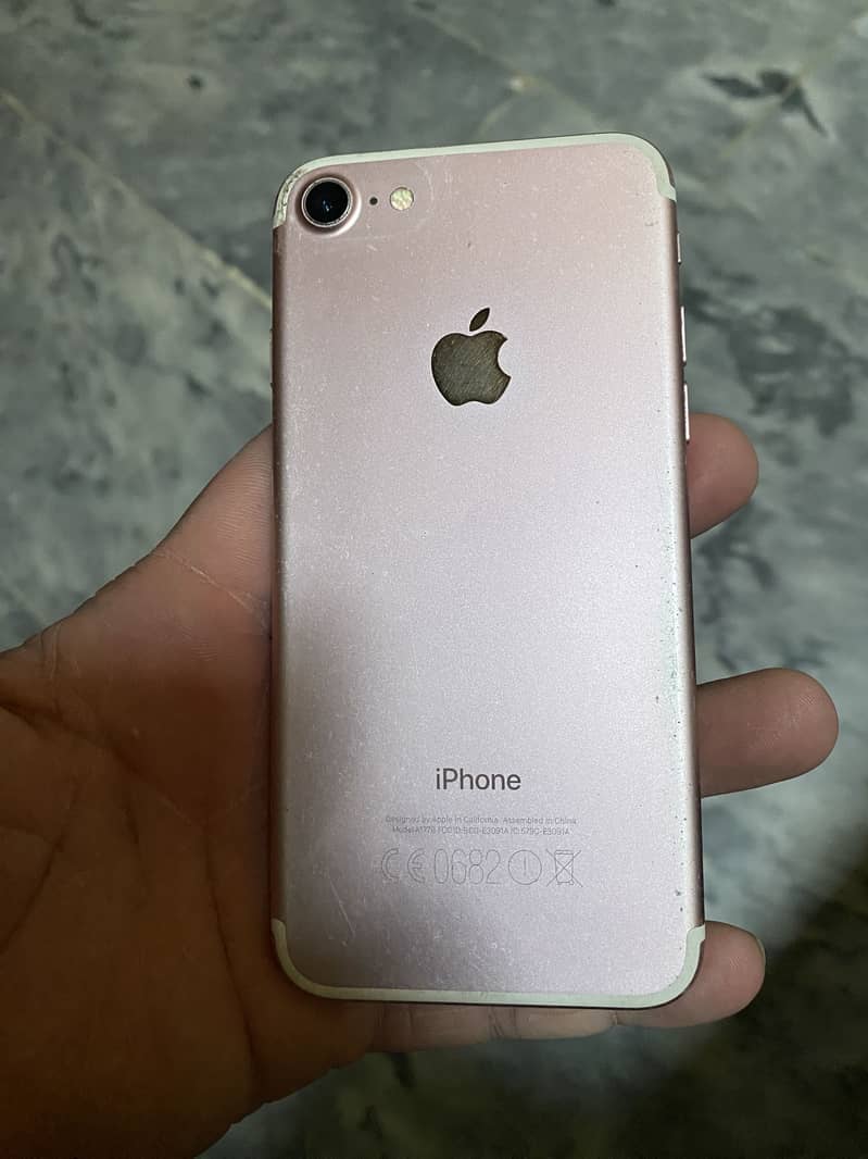 Apple iPhone 7 3