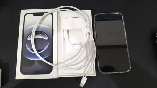iPhone 16 e black 128 GB- unlocked, original charger