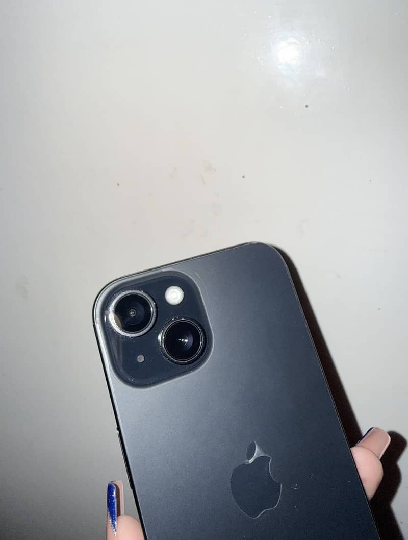 Apple iPhone 15 4