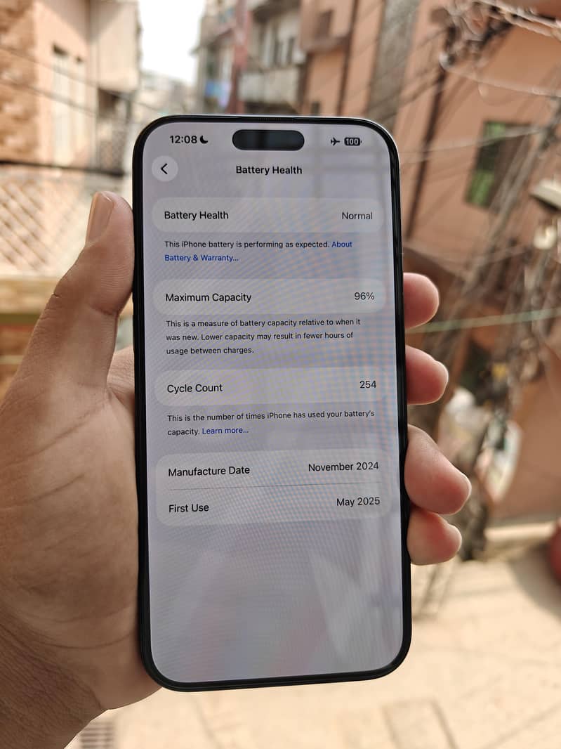 Apple iPhone 16 Pro Max 2