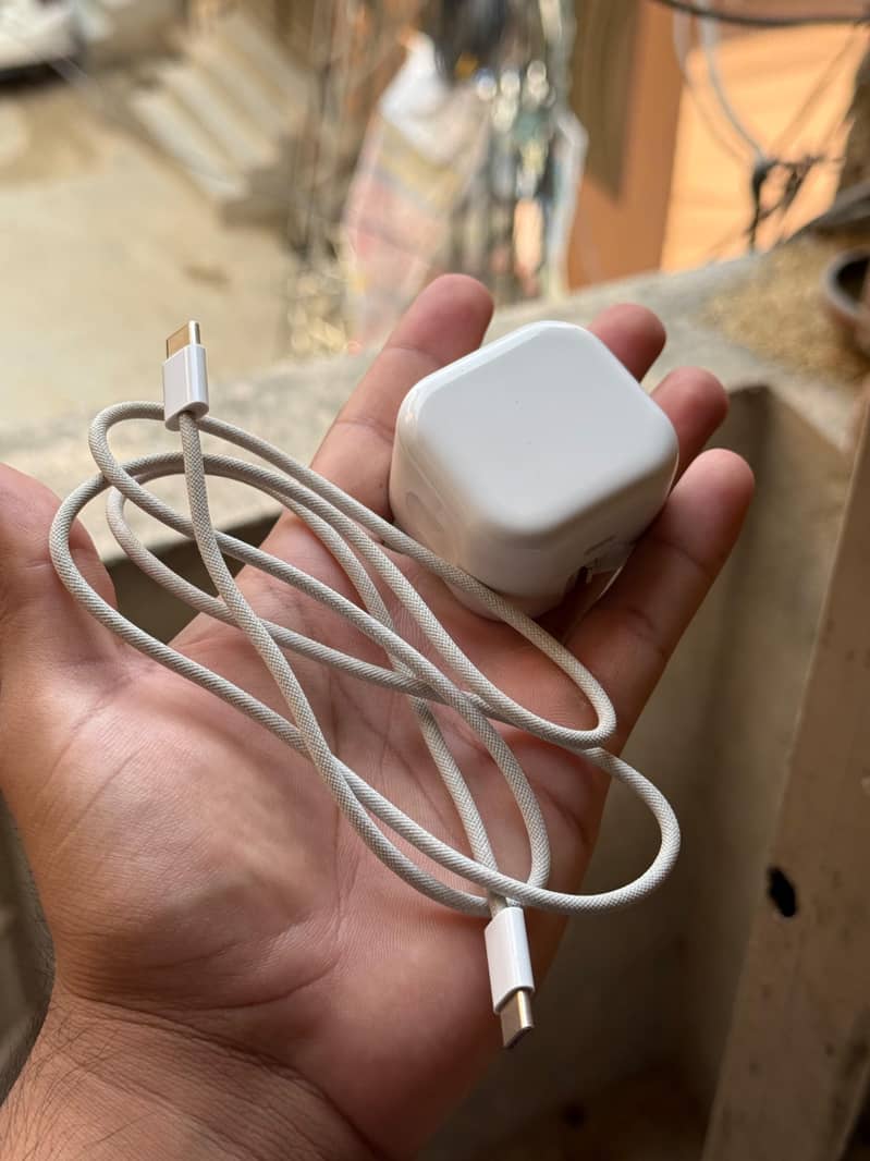 Apple iPhone 16 Pro Max 3