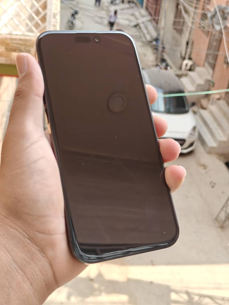 Apple iPhone 16 Pro Max 6
