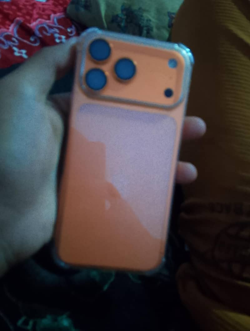 Apple iPhone 17 Pro Max 4