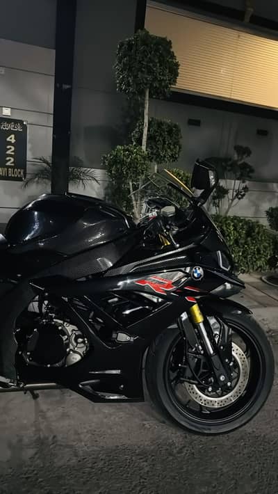 BMW S1000 RR black color