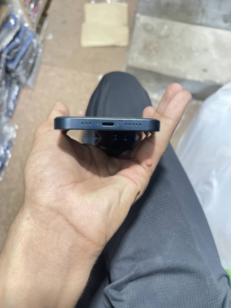 Apple iPhone 13 3