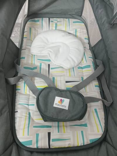 Mastela 3-in 1 multi functional bassinet swing