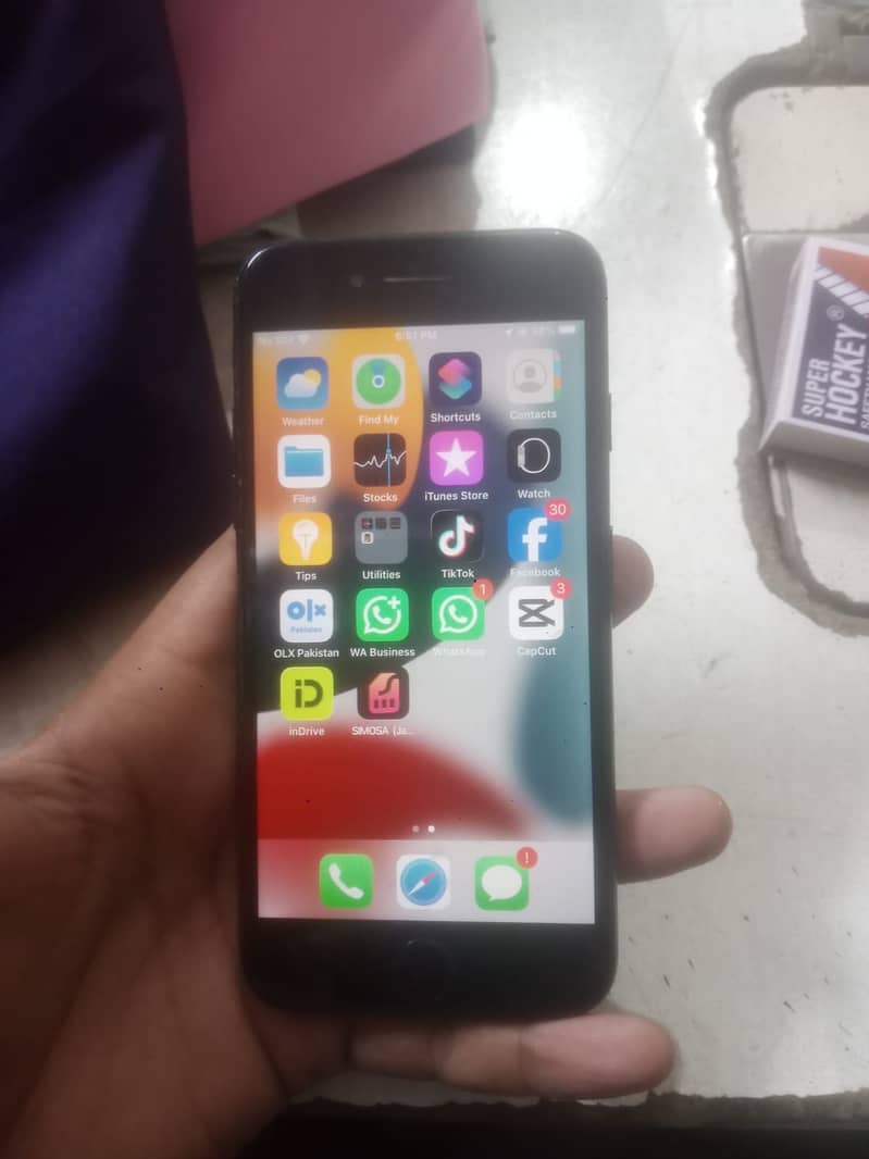 Apple iPhone 7 2