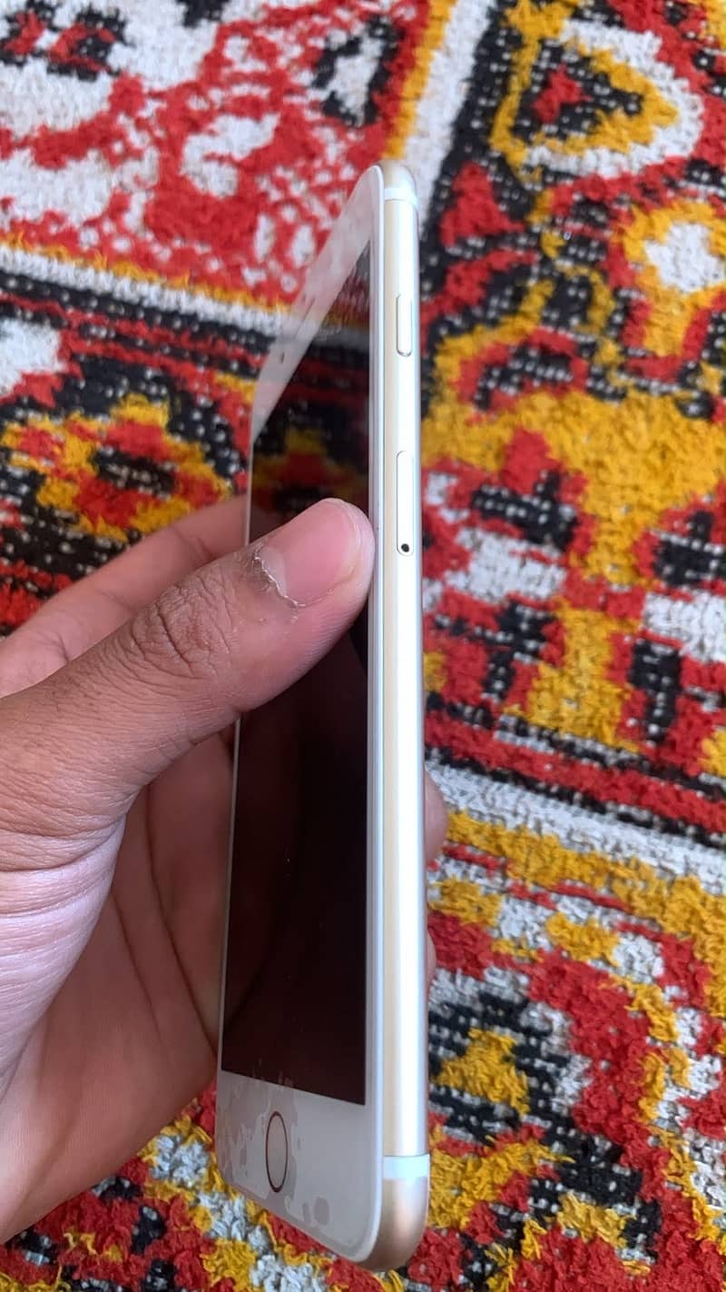 Apple iPhone 7 Plus 0