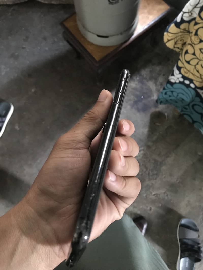Apple iPhone XS Max 0