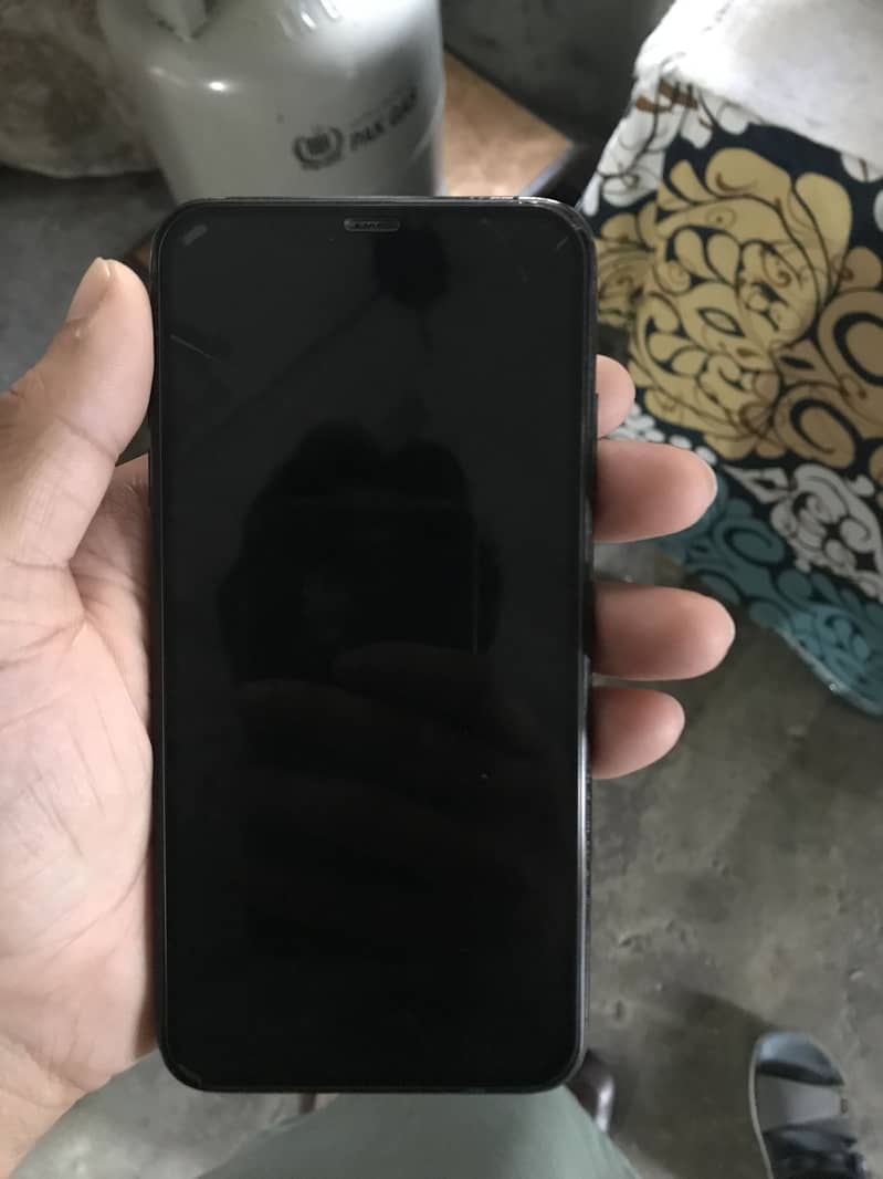 Apple iPhone XS Max 2