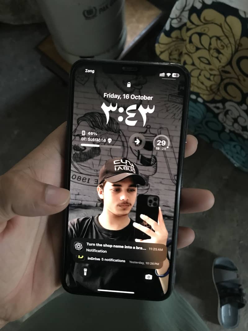 Apple iPhone XS Max 3